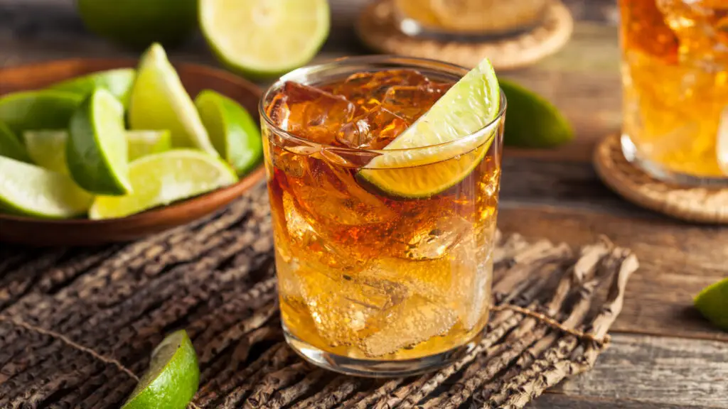 dark-n-stormy-cocktail-longdrink-recept-ingredienten