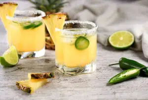 spicy-pineapple-margarita-recept